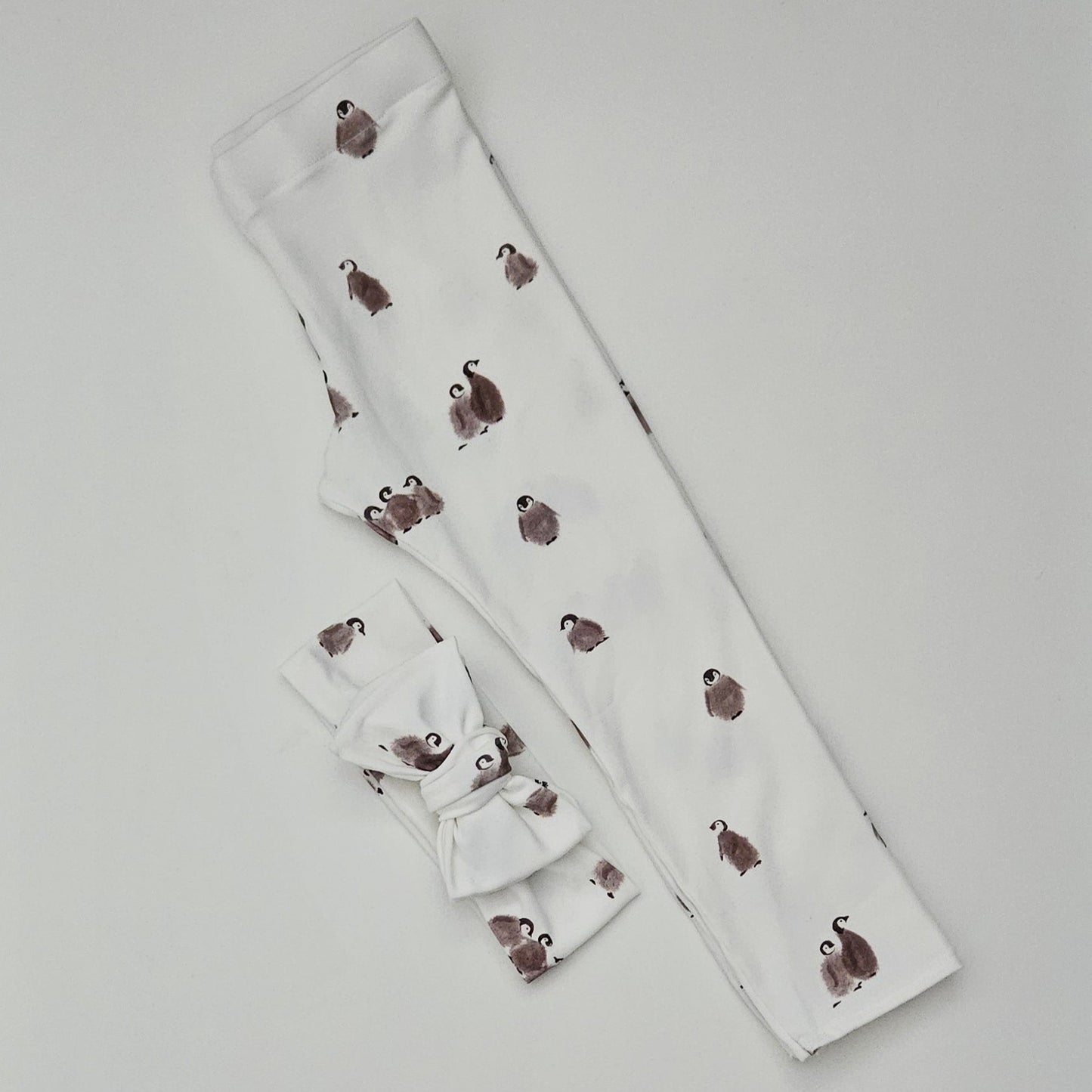 Pengins - leggings & small knot bows