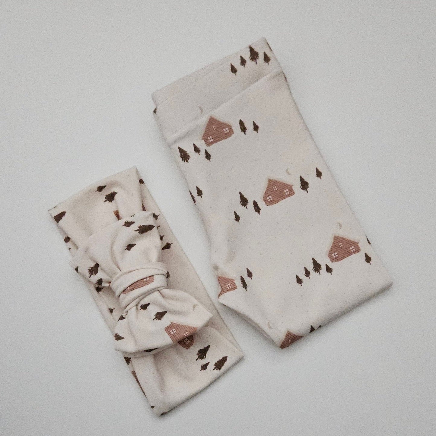 Woodland village 18-24  - leggings ONLY