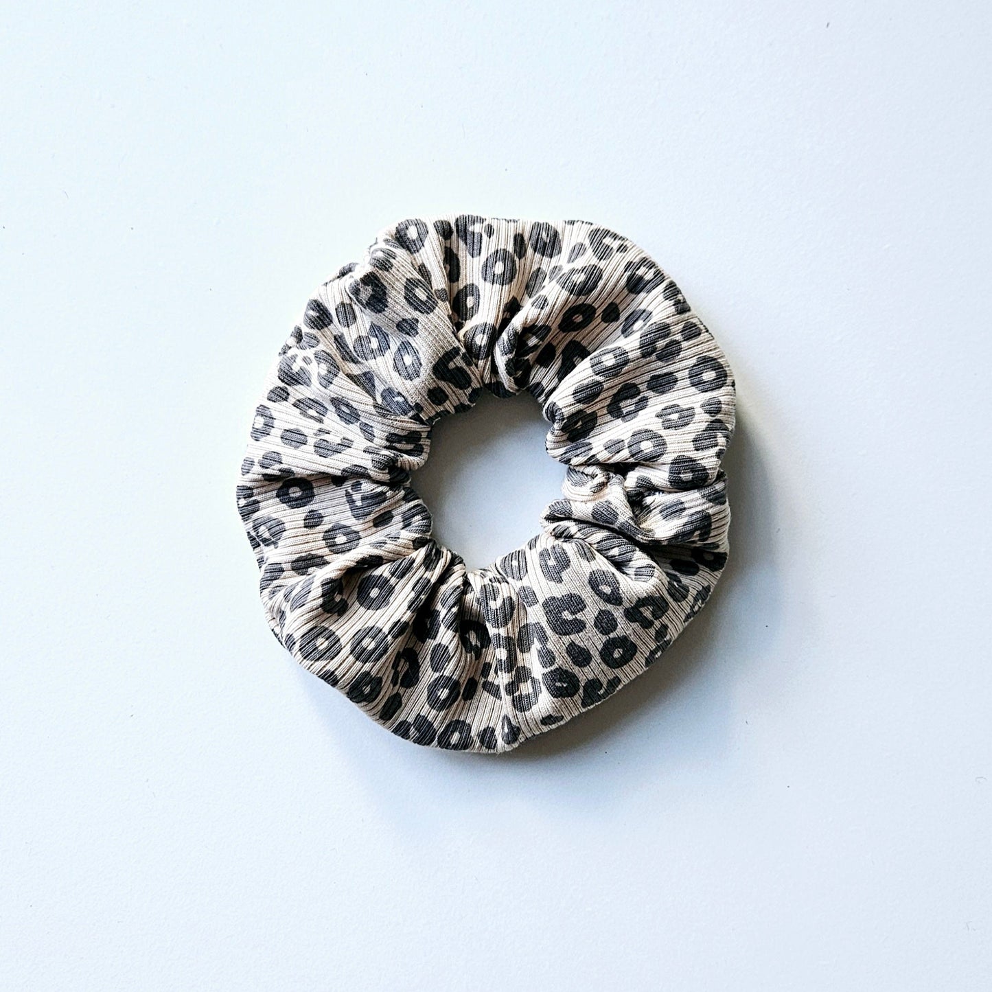 leopard print - scrunchie