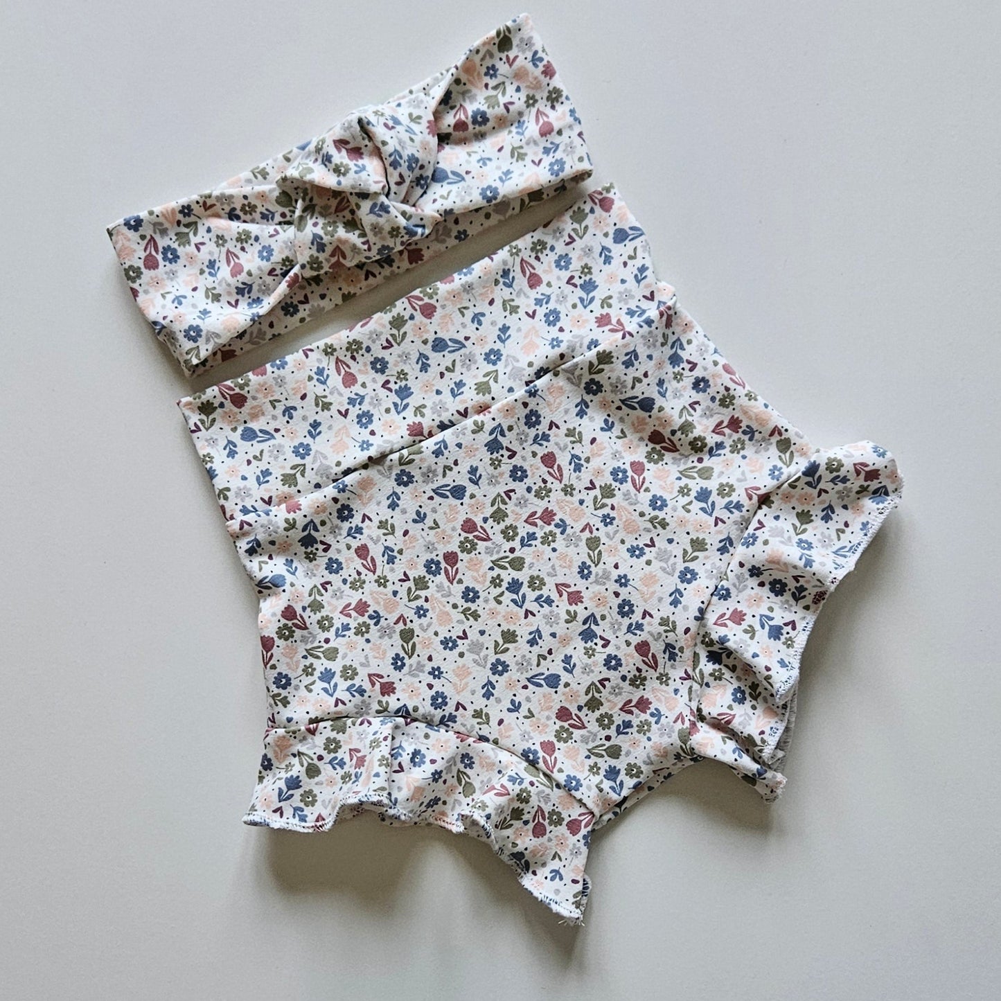 Ditsy flower -frilly bummies