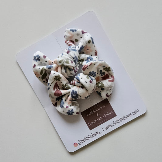 Ditsy flower  - small knot bow