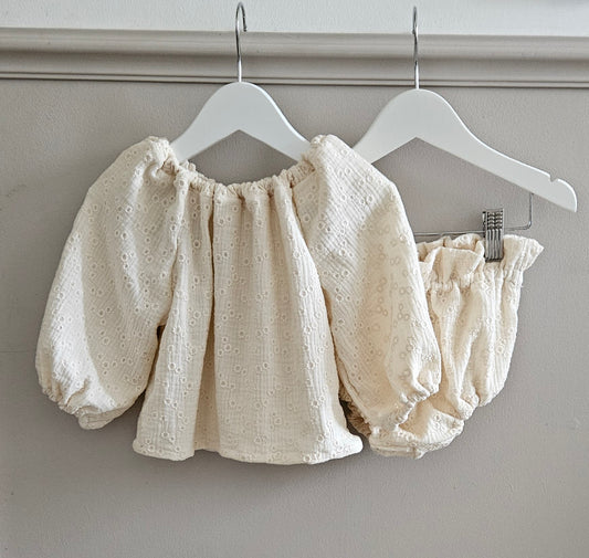 Cream embroidery set 3-6 m