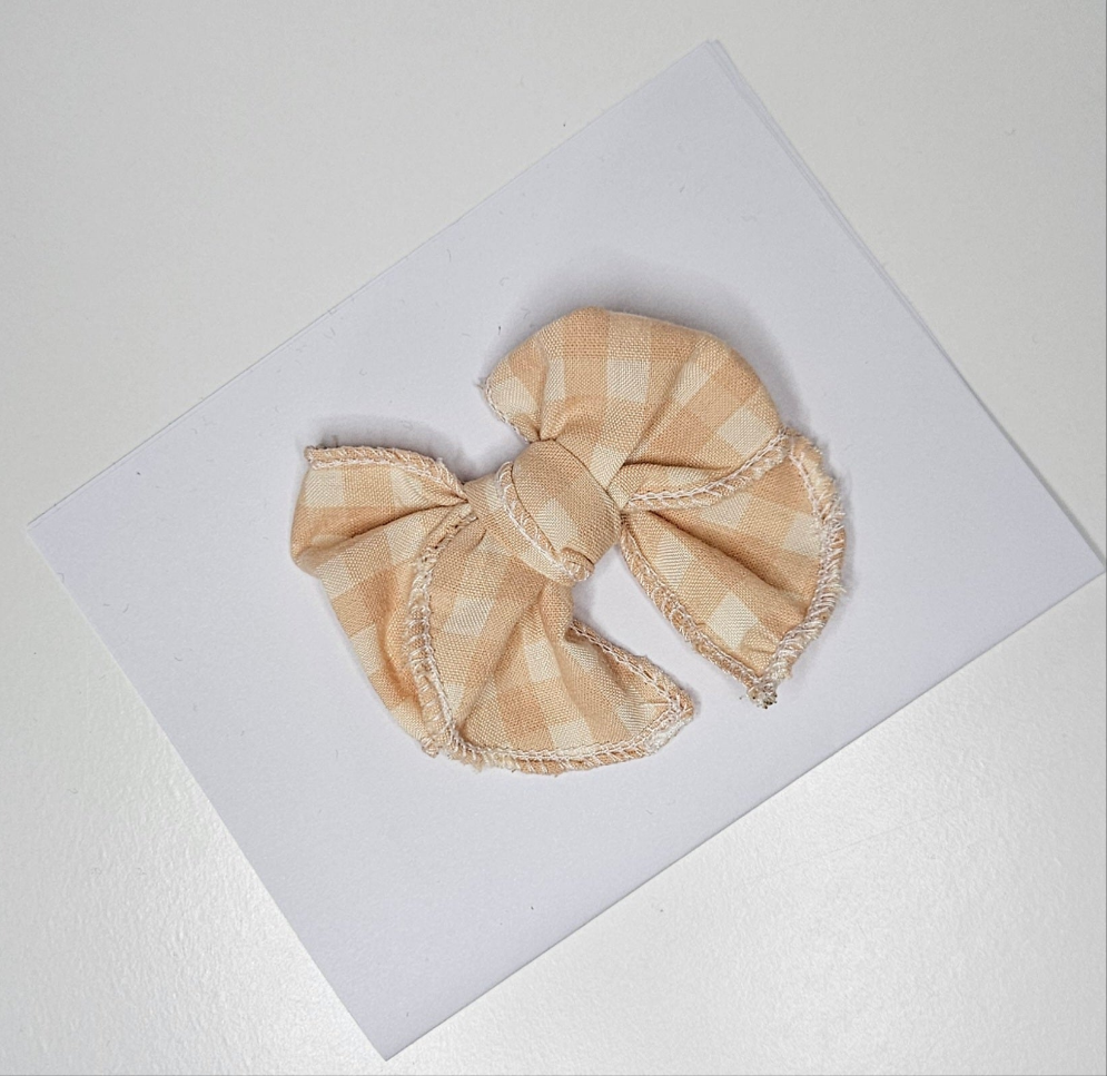 Peach check - fable bow
